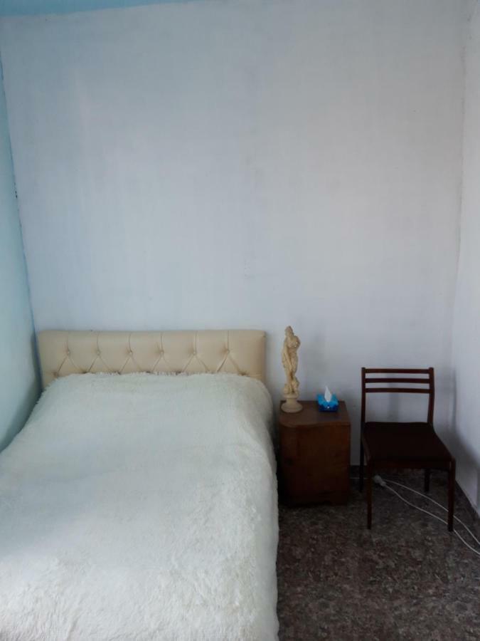 Sam'S Place, Tours With Sam 耶烈万 外观 照片