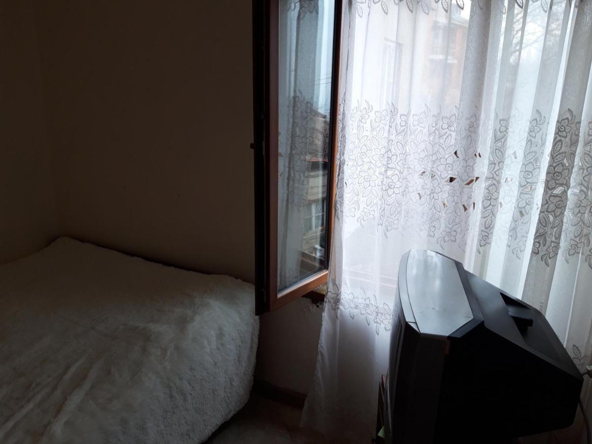 Sam'S Place, Tours With Sam 耶烈万 外观 照片